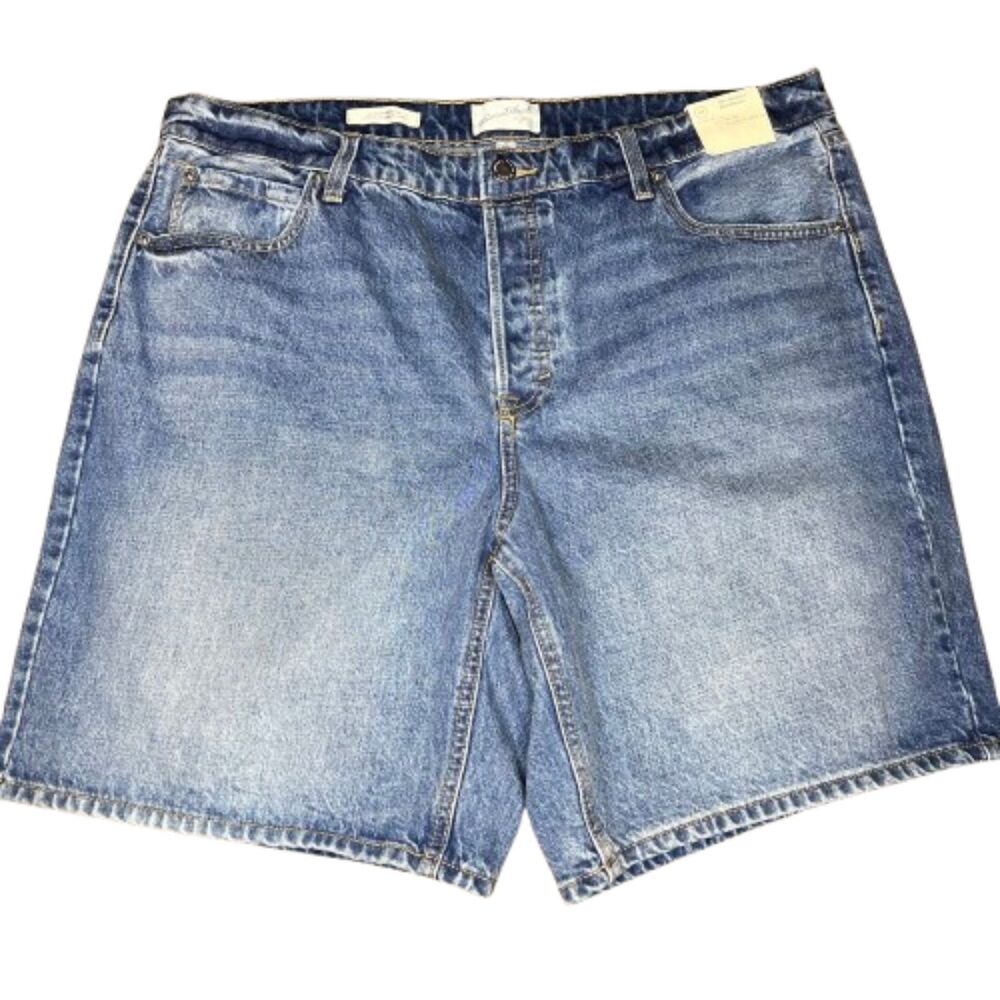 Universal Thread NWT Women's 90s Baggy Bermuda Mid Rise Denim Shorts Size 17